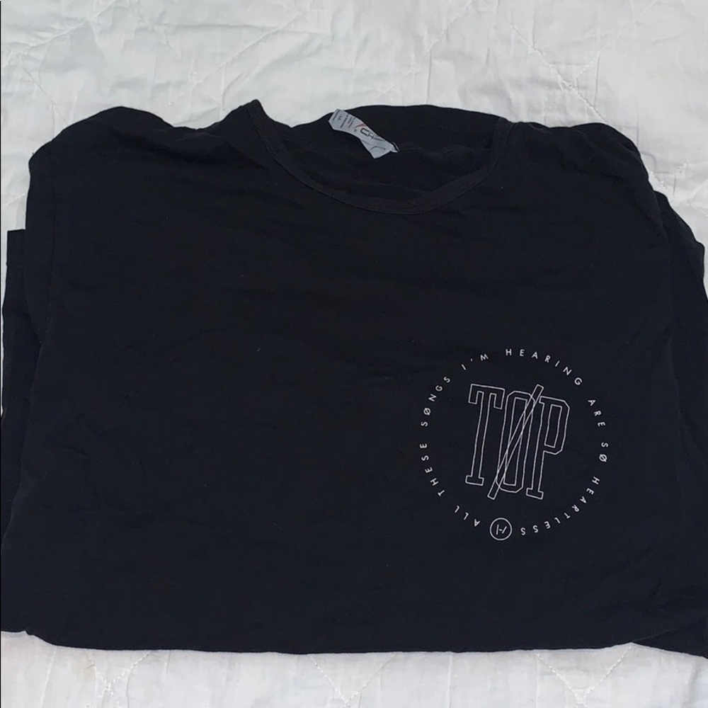 TWENTY ONE PILOTS shirt!